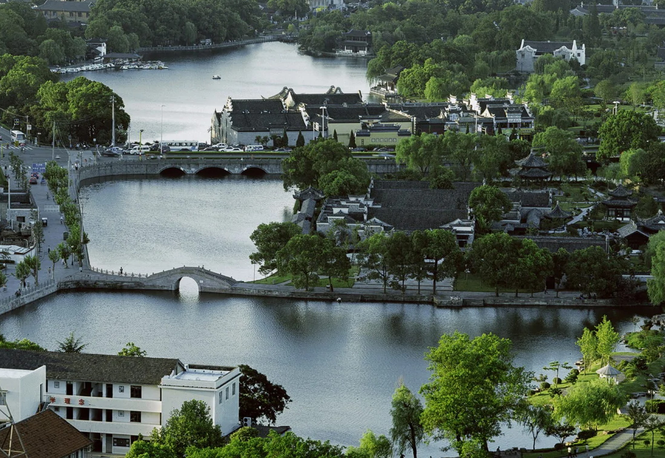 月湖景区：文人墨客憩息荟萃之地，沉淀着深厚的文化积层