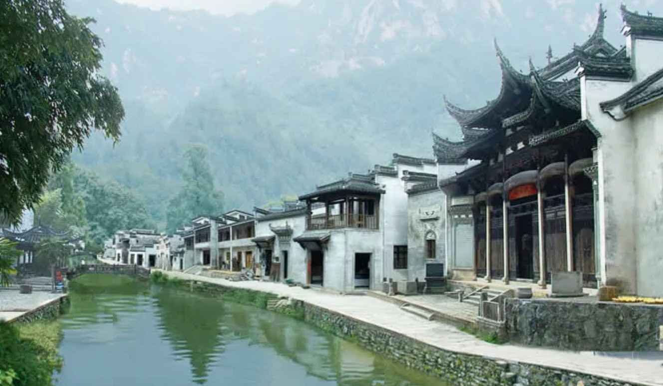 绩溪龙川景区：千年古村落，有“木雕艺术博物馆”和“民族艺术殿堂”之美称