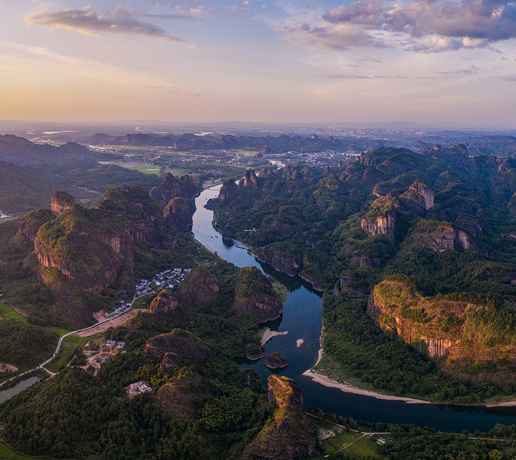 龙虎山：道教发祥地，世界自然遗产，世界地质公园、国家自然文化双遗产地