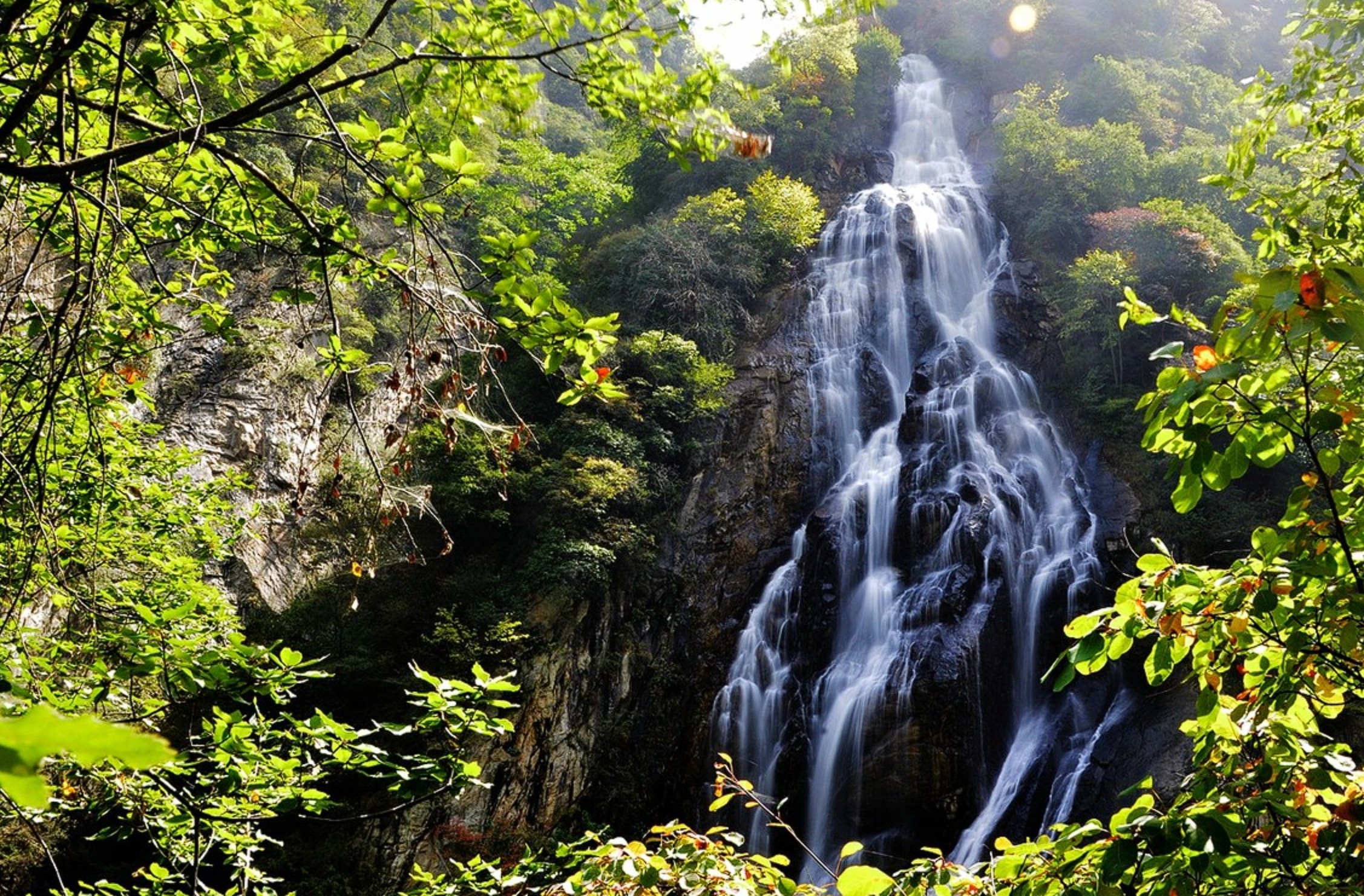 山峦叠翠，山清水秀，湖光山色恬静瑰丽——陕西太白山国家森林公园